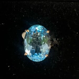 10k Gold Blue Topaz Ring